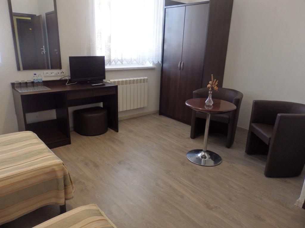 Hotel Gosciniec Borne Sulinowo - Byla Baza Wojskowa Extérieur photo