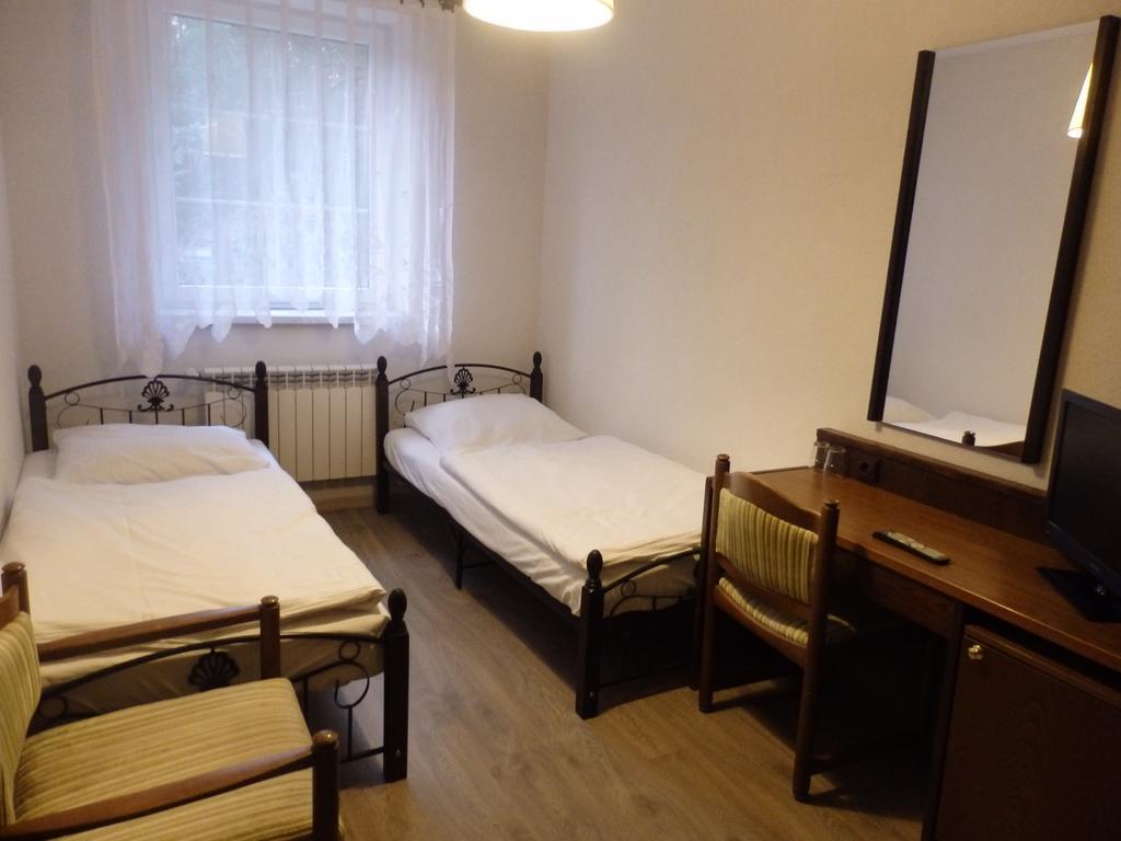 Hotel Gosciniec Borne Sulinowo - Byla Baza Wojskowa Extérieur photo